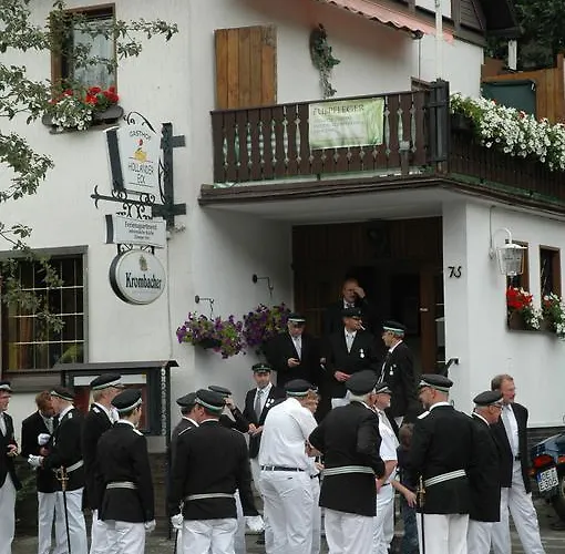 Hollaender Eck Lennestadt